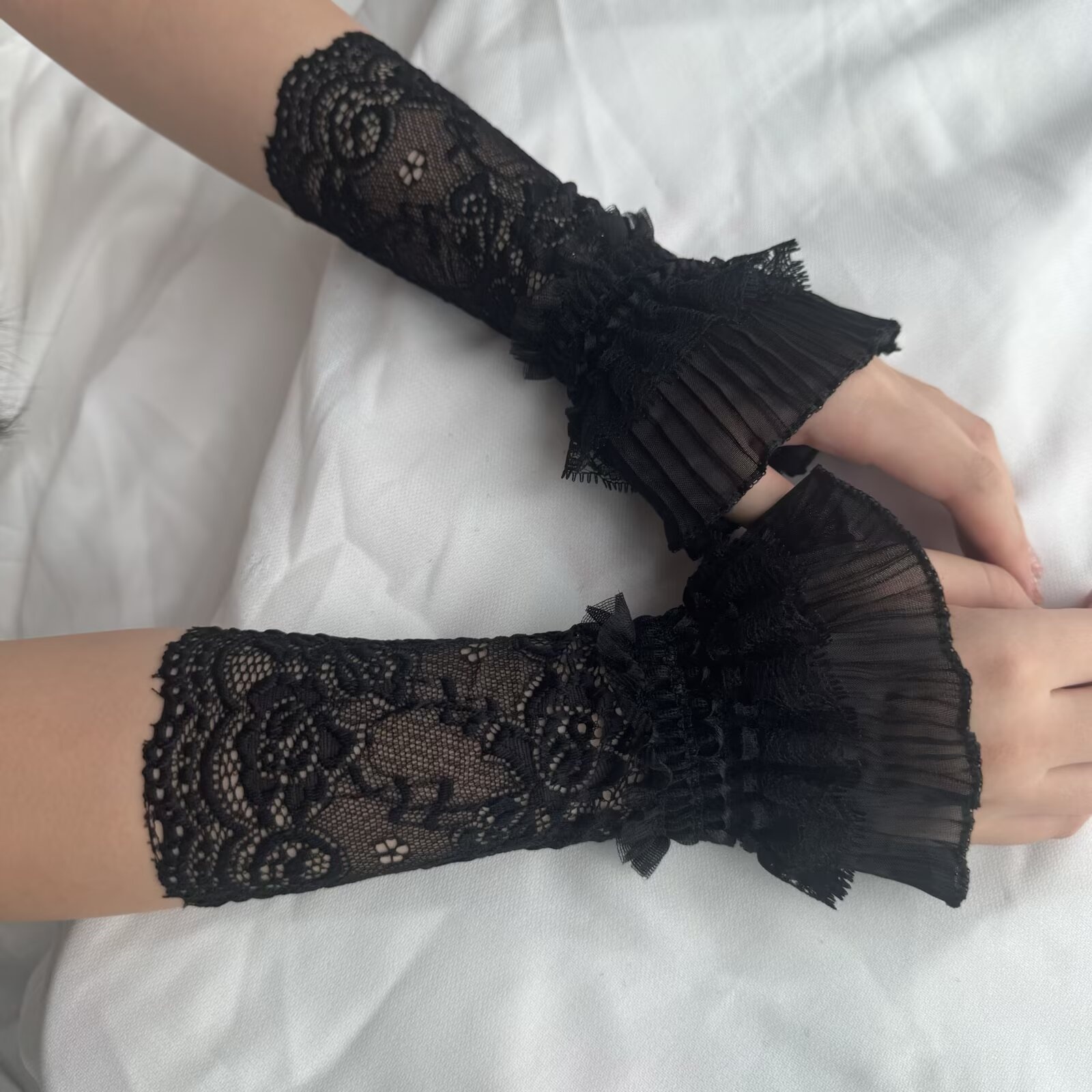 Lace Hollow Wrist Covers Trump - Women'S Formal Accessories review and price